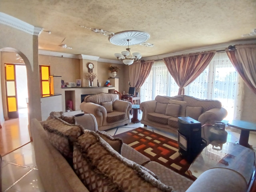 3 Bedroom Property for Sale in Vaalpark Free State